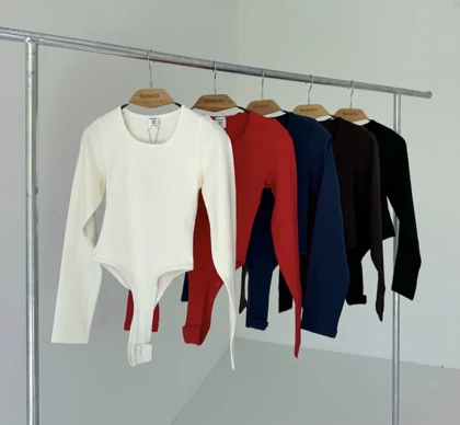 بادی زنانه یقه گرد red