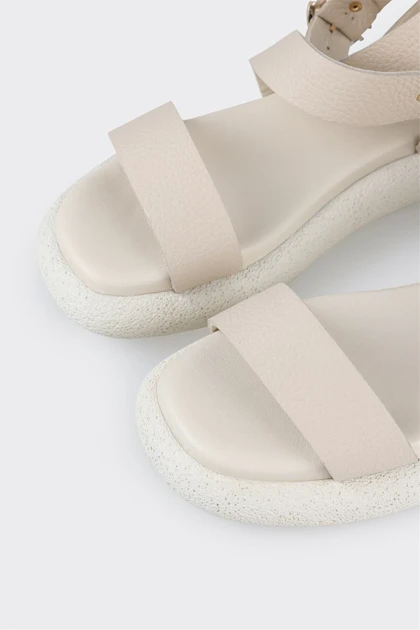 صندل اسپرت زنانه اله elle