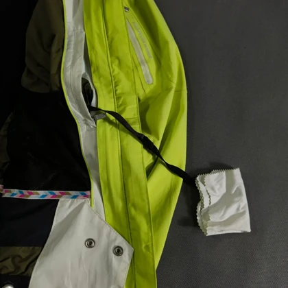 SIZE M-L کاپشن اسکی گورتکس حرفه ای اورجینال PEAK PERFORMANCE سوئد