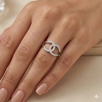 انگشتر زنانه طرح شنل با نگین ظریف