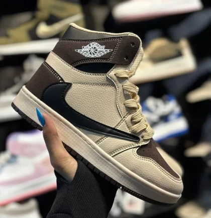 کتانی ترویس ساق‌دار کرم قهوه ای