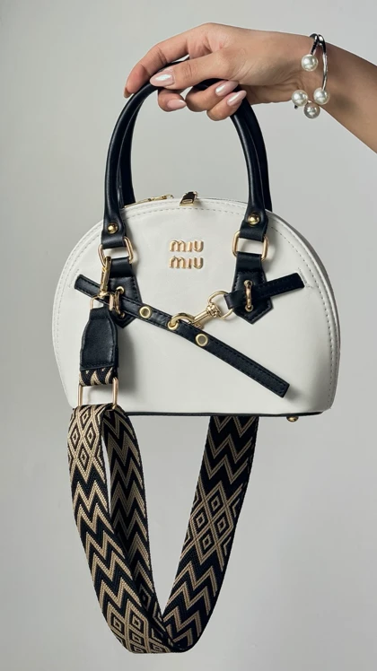 کیف صندوقی نیم گرد کمربندی MIU MIU   کد 1100343