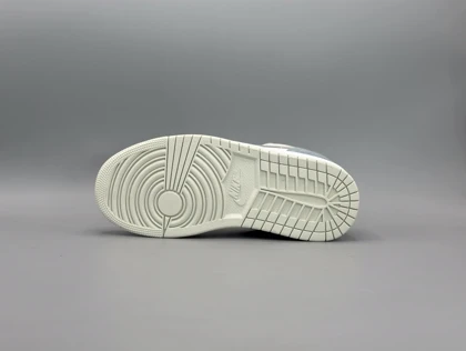 کتانی نایکی جردن1 لو پاریس/Nike Air Jordan1 low Paris