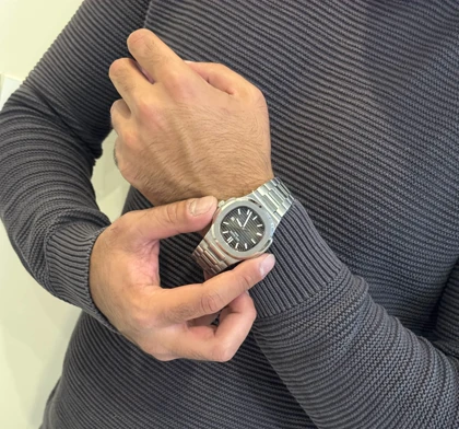 ساعت پتک فیلیپ ناتیلوس مردانه نقره ای صفحه دودی Patek Philippe Nautilus