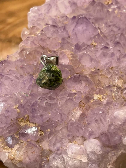 گردنبند سنگ گارنت سبز دمانتوئید