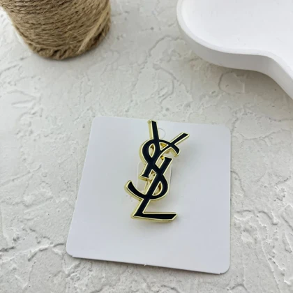 گل سینه زنانه طرح وای اس ال، شیک و خاص