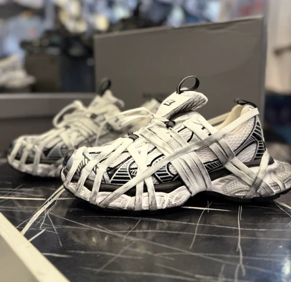 کتانی مردانه بالنسیگا اسپایدری