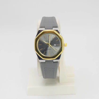 ساعت مچی زنانه اودمار پیگه 5760 Audemars Piguet با موتور کوارتز و بند سیلیکونی