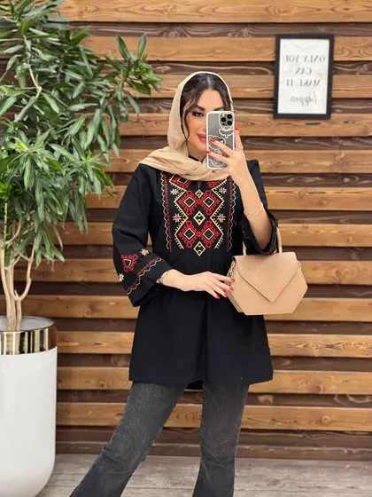 مانتو جلو بسته گلدوزی رنگی