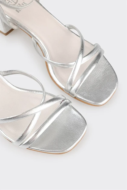 صندل زنانه اله elle