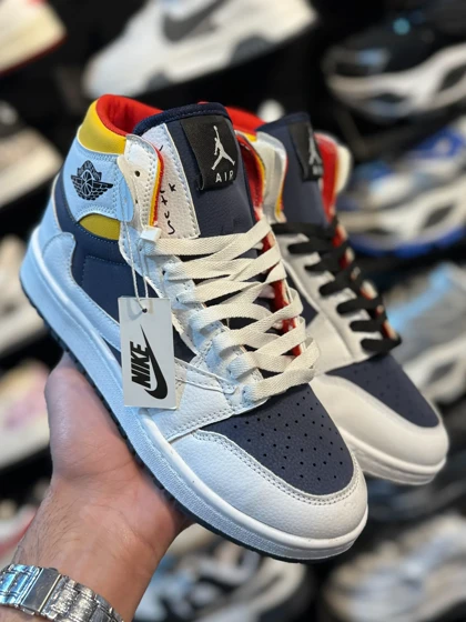 کتانی مردانه ترویس ساق‌دار سرمه ای سفید