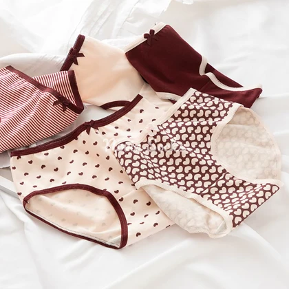 شورت طرح ارغوان ( مناسب سایز 38 الی 42)