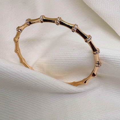 بنگل ژوپینگ مدل «بامبو» (Bamboo) | ساقه‌های طلایی با گره‌های نگین‌دار