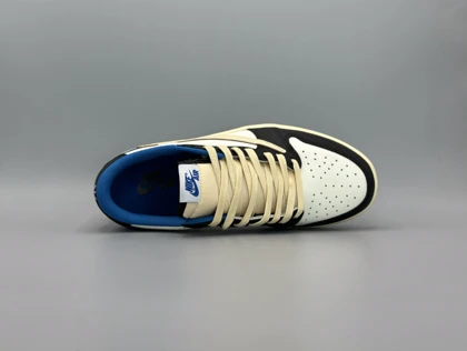 کتانی نایکی جردن1لو تراویس فرگمنت سفید مشکی آبی/Nike Air Jordan1 low Travis