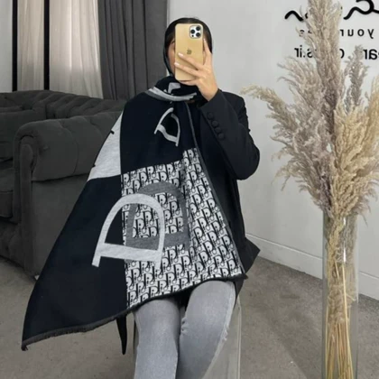 شال موهر dior