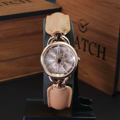 ساعت مچی زنانه چوپارد Chopard رینگی اسپینری با موتور کوارتز باکیفیت