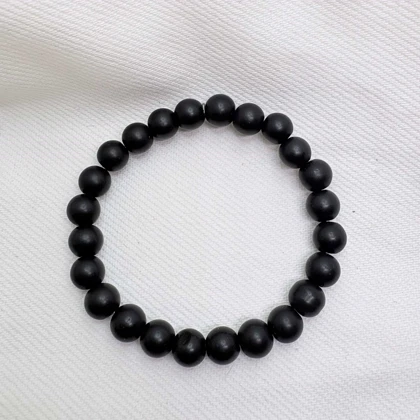 دستبند مهره‌ای مدل «اونیکس مات» (رنگ مشکی) | مناسب آقایان و خانم‌ها