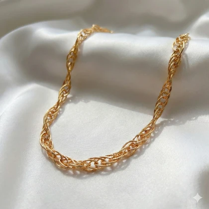 گردنبند برند شین مدل «تابش خیره‌کننده» | آبکاری طلای 24 عیار و درخشش همیشگی