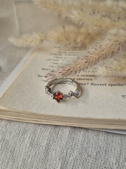 انگشتر جواهری کالکشن قرمز