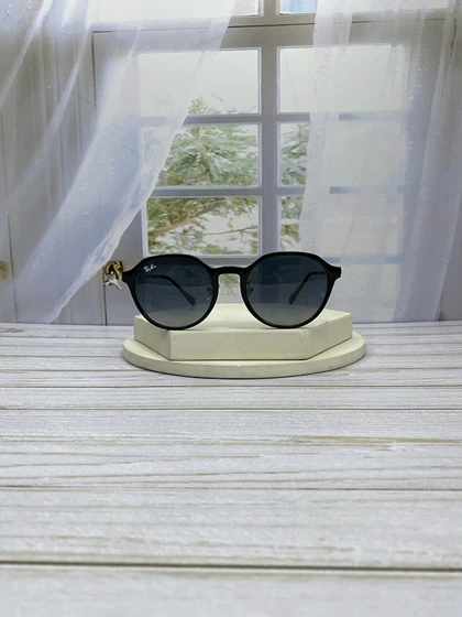 عینک آفتابی Ray-Ban مدل RB 7187D فریم ترکیب کائوچو و فلز، عدسی کریستال UV400