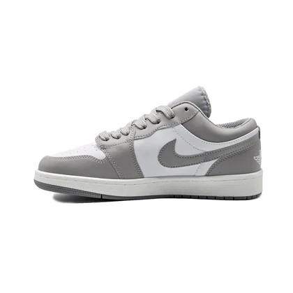 کفش کتانی اسپرت مردانه رنگ سفید طوسی مدل نایک NIKE Jordan 1 low
