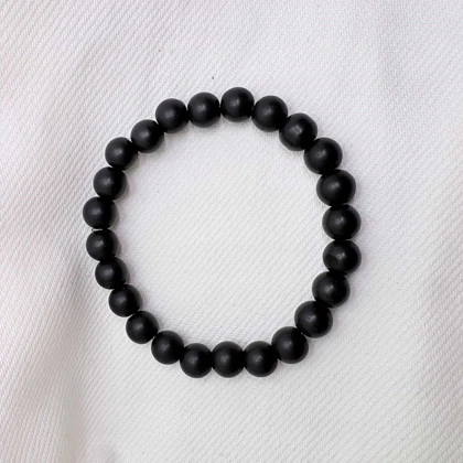 دستبند مهره‌ای مدل «اونیکس مات» (رنگ مشکی) | مناسب آقایان و خانم‌ها
