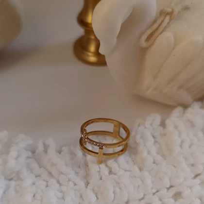 انگشتر طلایی