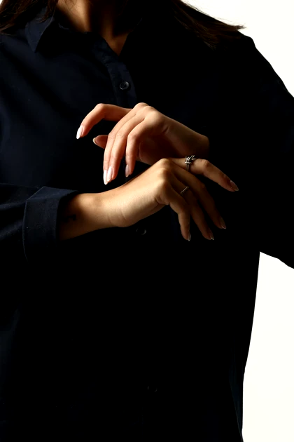 شومیز برش‌دار پشت بلند زنانه