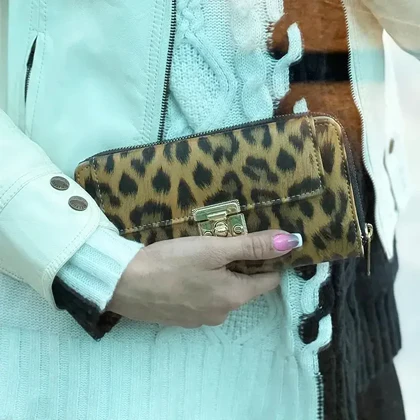 کیف پول زنانه و دخترانه پلنگی پیچی مدل MSN22-18