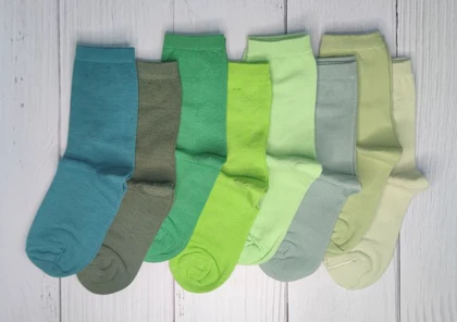 جوراب زنانه ساق‌دار ساده تم سبز