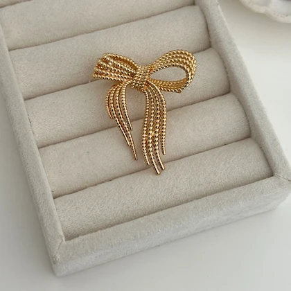 گل سینه پاپیون کد 906