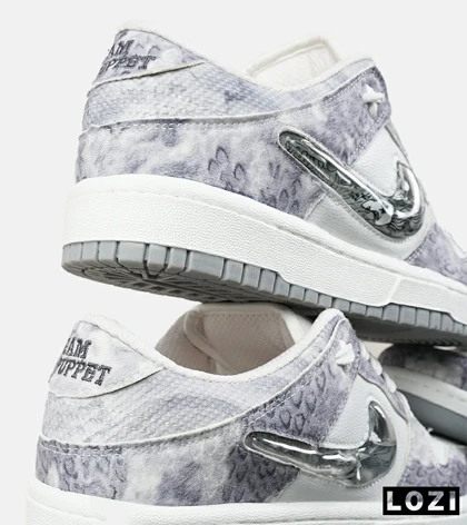 کفش کتانی مردانه و زنانه سفید زغالی NIKE dunk low steam puppet