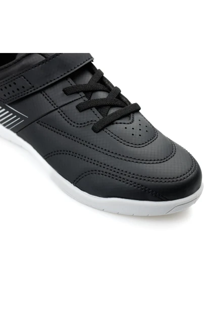 کفش میادین ورزشی بچگانه decathlon