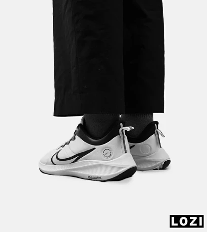کفش کتانی مردانه سفید مشکی NIKE AIR zoomx