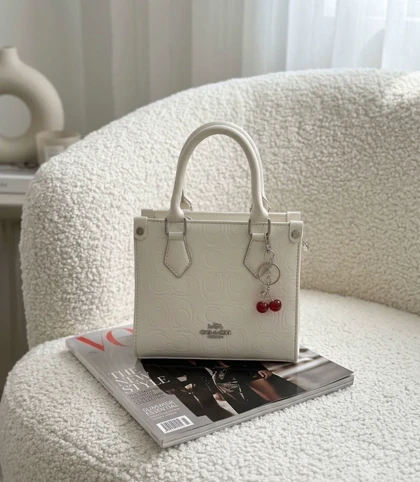 کیف زنانه COACH
