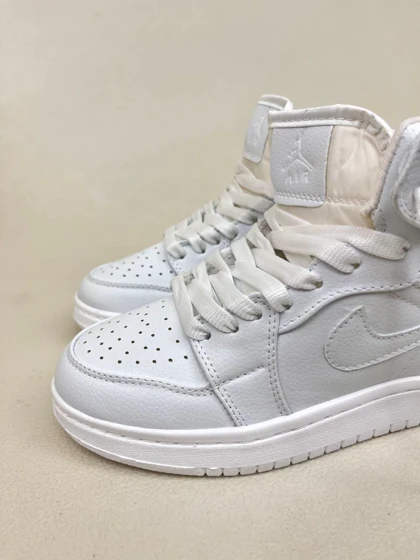 کتانی ساق‌دار زنانه ایر جردن 1 1 NIKE AIR JORDAN کد 912