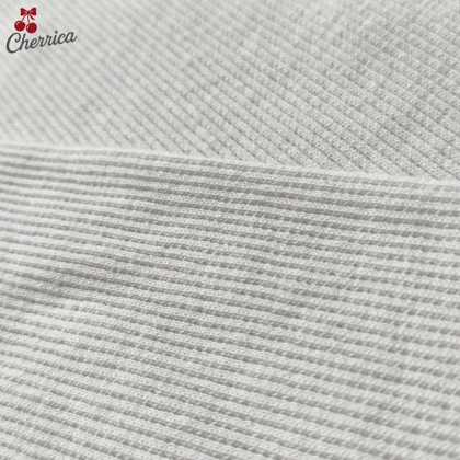 کراپ آستین بلند یقه اسکی سفید