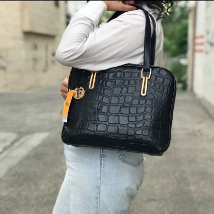 کیف زنانه فندی fendi سنگی کد 1086 وارداتی