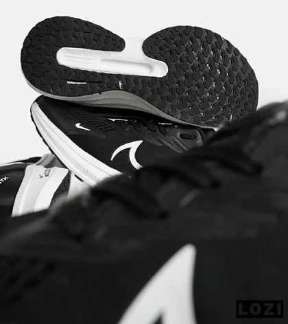 کفش کتانی بزرگ پا مشکی سفید NIKE zoom x مدل 8609