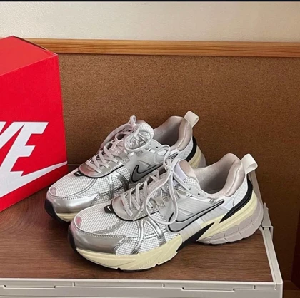 نایک وی تو کی ران Nike v2k run کد 601