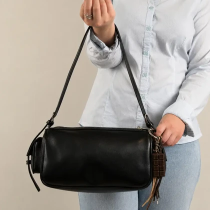 کیف دوشی زنانه مدل «کرو» (Curve) کد 981