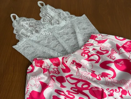 ست نیم‌تنه گیپور و شلوارک طرح باربی 149