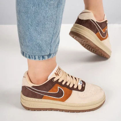 کفش و کتانی زنانه مدل نایک ایرفورس NIKE_AIR FORCE رنگ کرم قهوه ای