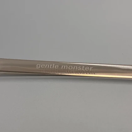 عینک آفتابی زنانه جنتل مانستر با فریم کائوچو و لنز پلی‌کربنات UV400 Gentle Monster Women