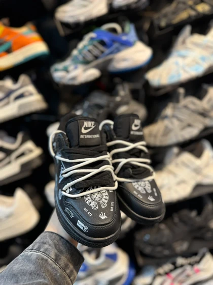 کتانی نایک اس بی دانک مشکی