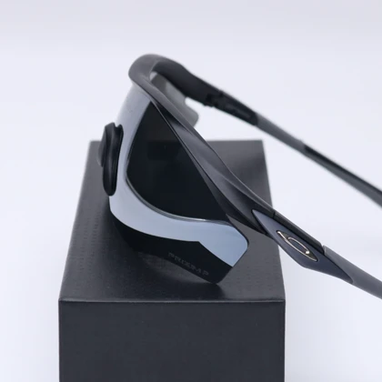 عینک از برند OAKLEY کد 181452