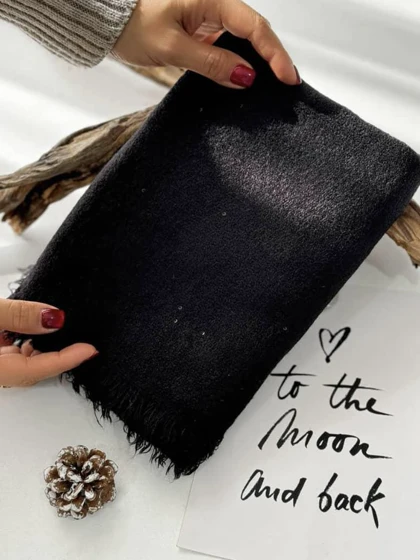 شال پولکی مشکی