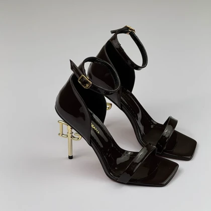 کفش پاشنه‌بلند D&G