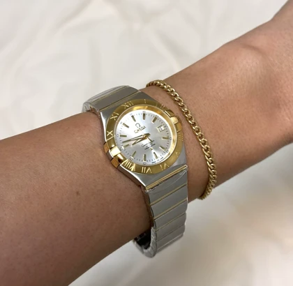 ساعت امگا کانسلیشن زنانه دورنگ طلایی تقویم دار Omega Constellation SilverGold