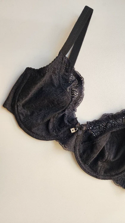 سوتین فنردار بدون ابر SHANDERMAN کد: 2454